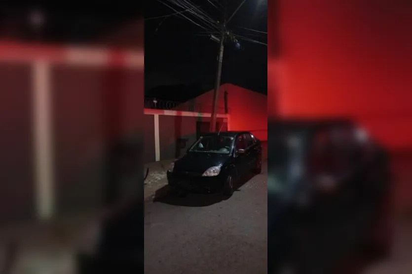  Colisão aconteceu na noite deste sábado (3) na rua Paranaguá, no Jardim Ponta Grossa. 