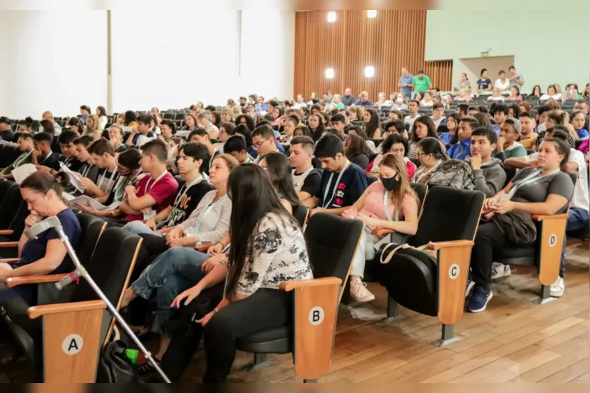 Conferência aprova propostas de políticas públicas para jovens