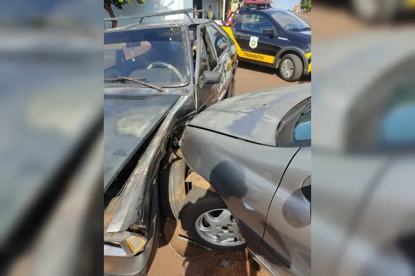  Conforme informações de testemunhas, o Passat saiu do estacionamento de um estabelecimento 
