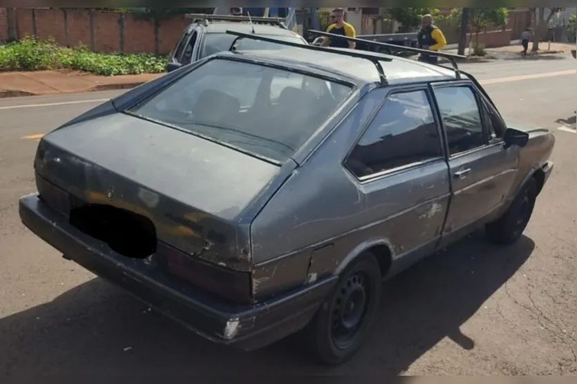  Conforme informações de testemunhas, o Passat saiu do estacionamento de um estabelecimento 