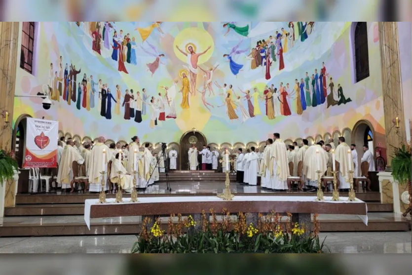 Dom João Braz de Aviz celebra 50 anos de ordenação na Catedral; veja