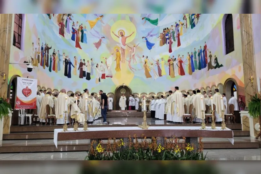 Dom João Braz de Aviz celebra 50 anos de ordenação na Catedral; veja