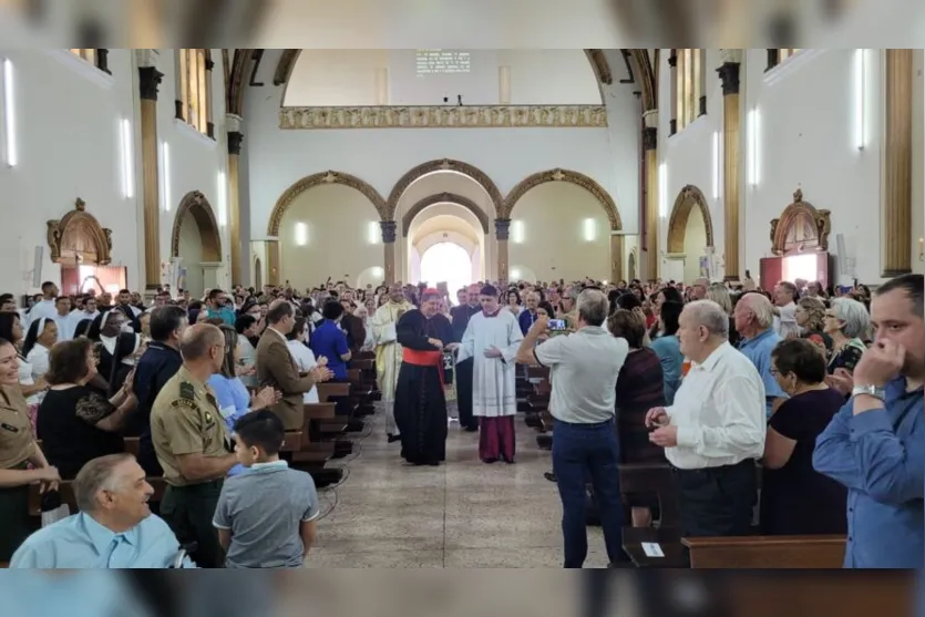 Dom João Braz de Aviz celebra 50 anos de ordenação na Catedral; veja