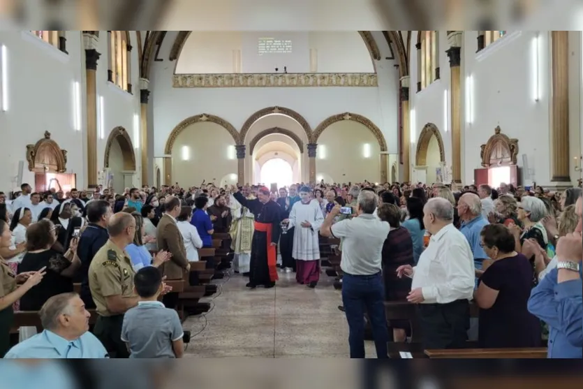 Dom João Braz de Aviz celebra 50 anos de ordenação na Catedral; veja