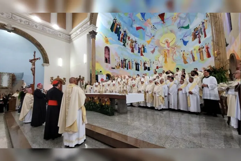 Dom João Braz de Aviz celebra 50 anos de ordenação na Catedral; veja