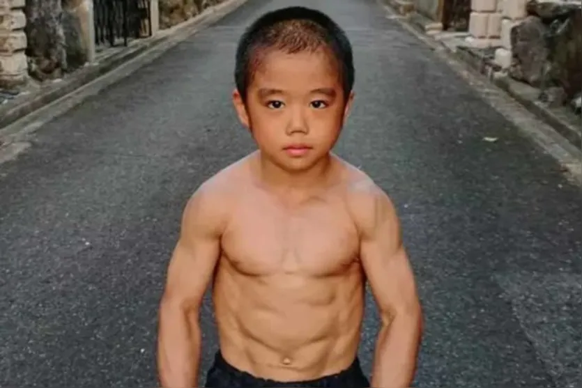 Físico musculoso de menino de 12 anos impressiona; veja