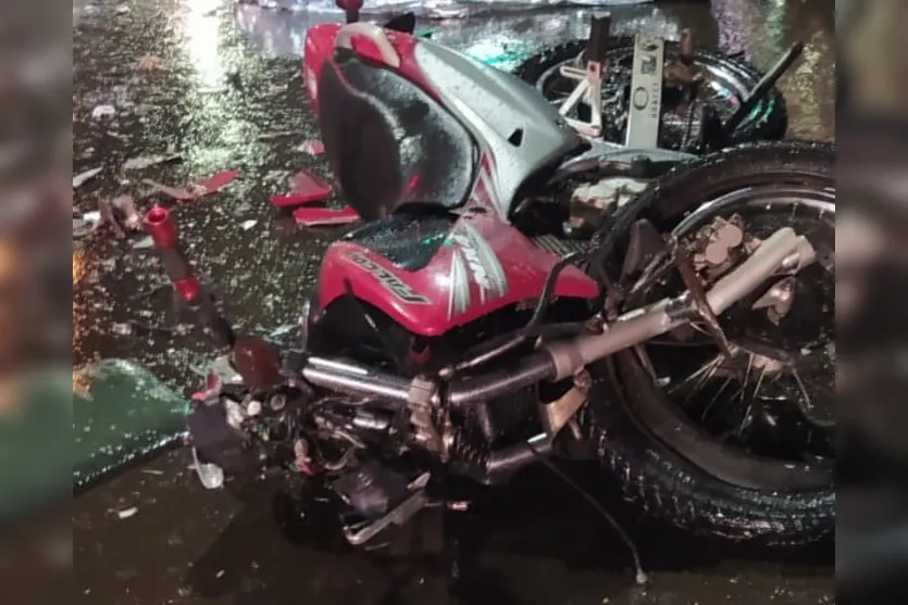 Motociclista de 19 anos  morre após acidente na Avenida Arapongas