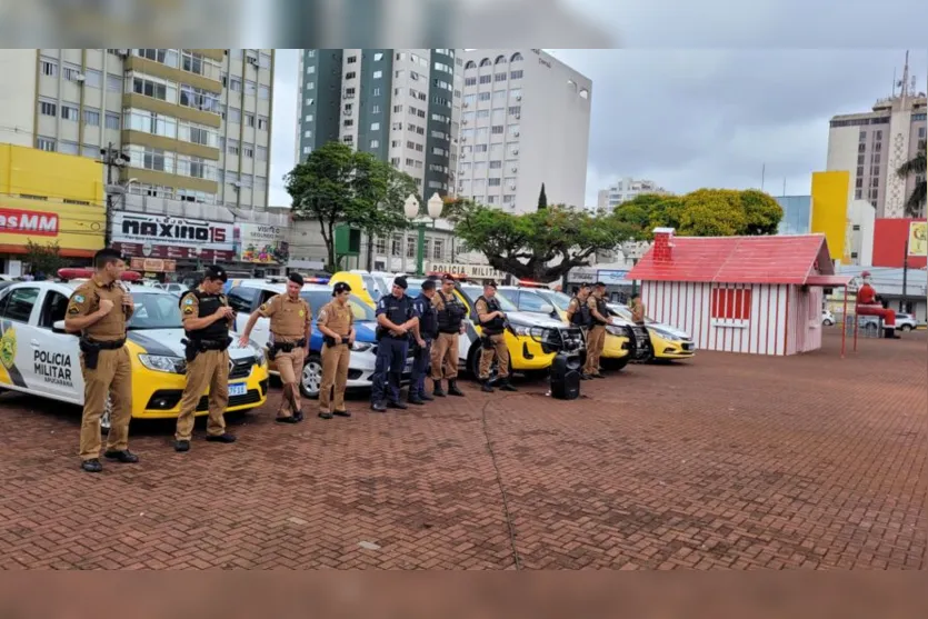  Na manhã desta quarta-feira (07), o 10° Batalhão de Polícia Militar realizou o lançamento da “Operação Natal 2022”, na Praça Rui Barbosa, 
