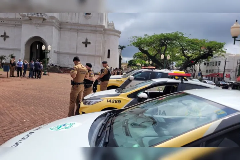  Na manhã desta quarta-feira (07), o 10° Batalhão de Polícia Militar realizou o lançamento da “Operação Natal 2022”, na Praça Rui Barbosa, 