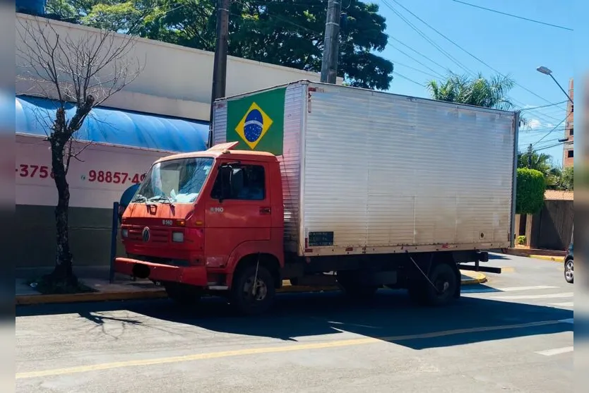  O Serviço de Atendimento Móvel de Urgência (Samu) socorreu a motociclista. 