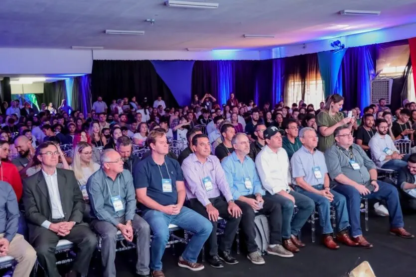  O “Você Conectado ao Futuro” é promovido pela Acia, Sebrae, Conecta Apucarana e Prefeitura, com o apoio do Senai, Sicoob, Persis, Unespar, UTFPR, FAP e Colégio Estadual Professor Izidoro Luiz Cerávolo 