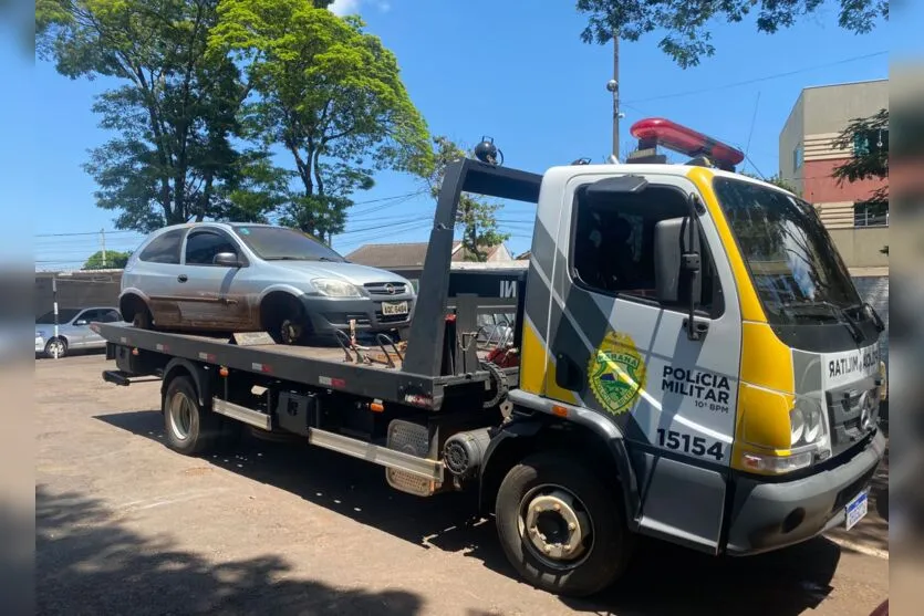  O carro foi levado para a delegacia de Apucarana 