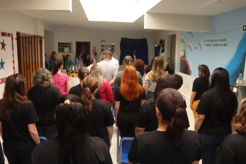  Toda a equipe da Municipal Heloiza Giancristofaro também foi lembrada, entre professores, merendeiras, auxiliares, secretárias e supervisoras 