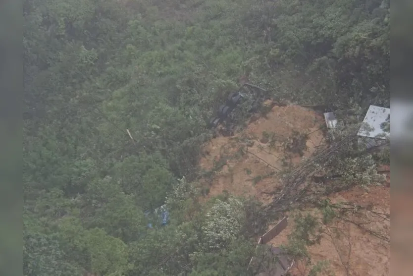  Todas as rodovias de acesso entre a Região Metropolitana de Curitiba e o Litoral paranaense foram atingidas 