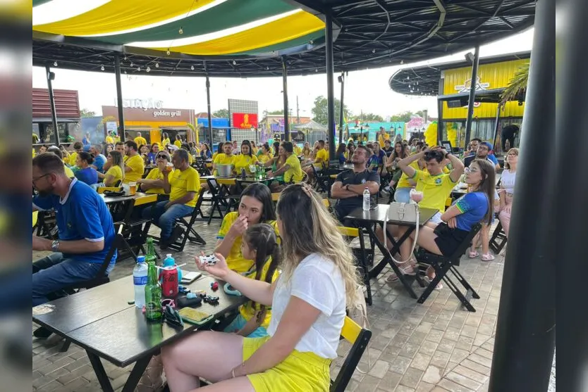 Torcedores movimentam bares de Apucarana para ver estreia do Brasil