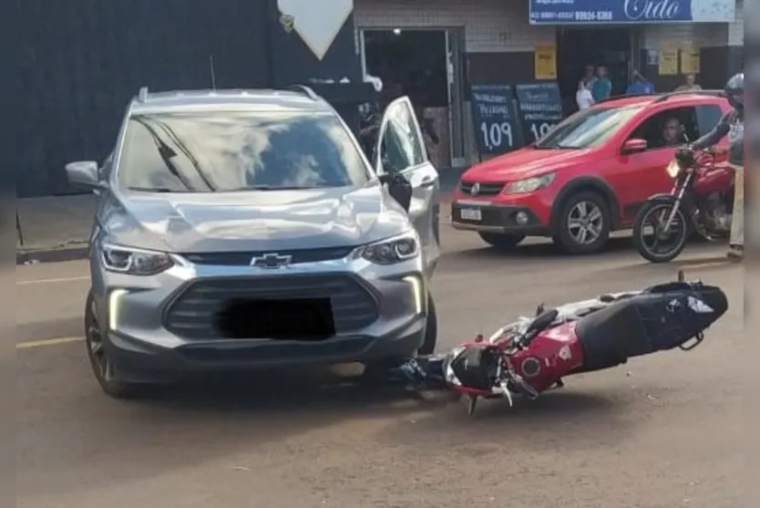  A colisão envolvendo um carro ocorreu na Avenida Aviação, no Jardim Trabalhista 