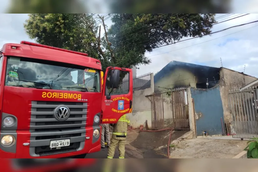  A residência ficou completamente destruída. 