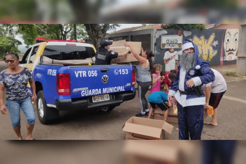  Ação da Guarda Municipal levou solidariedade a diversos bairros de Arapongas neste domingo de Natal (25) 