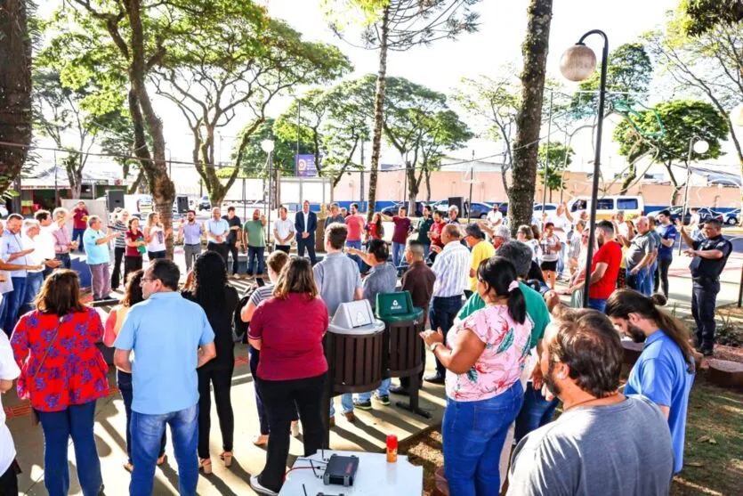  Além de manter equipamentos de convivência comunitária, a praça ganhou dois monumentos. 