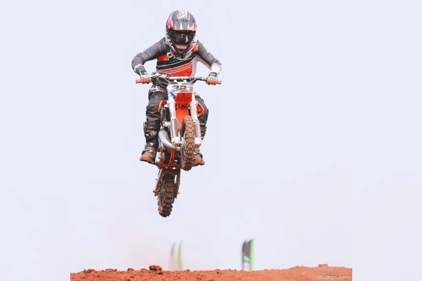  Belinha compete no motocross desde os 11 anos de idade 