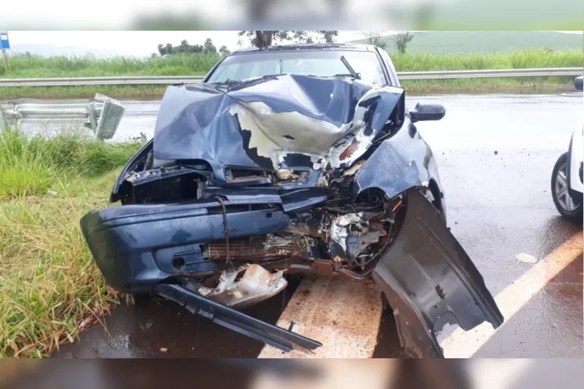 Casal de Marilândia do Sul sofre acidente causado por aquaplanagem