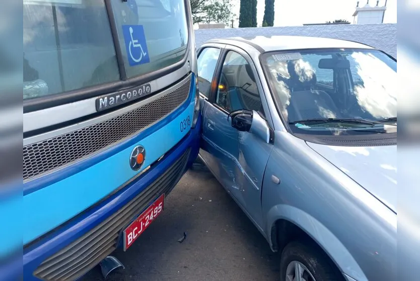  Na circular estavam dois passageiros e o motorista, que não ficaram feridos 