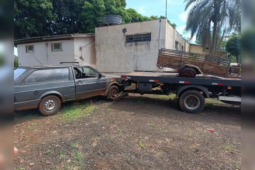  Nenhum suspeito foi preso. As telhas e o carro foram levados para a 17ª Subdivisão Policial de Apucarana 