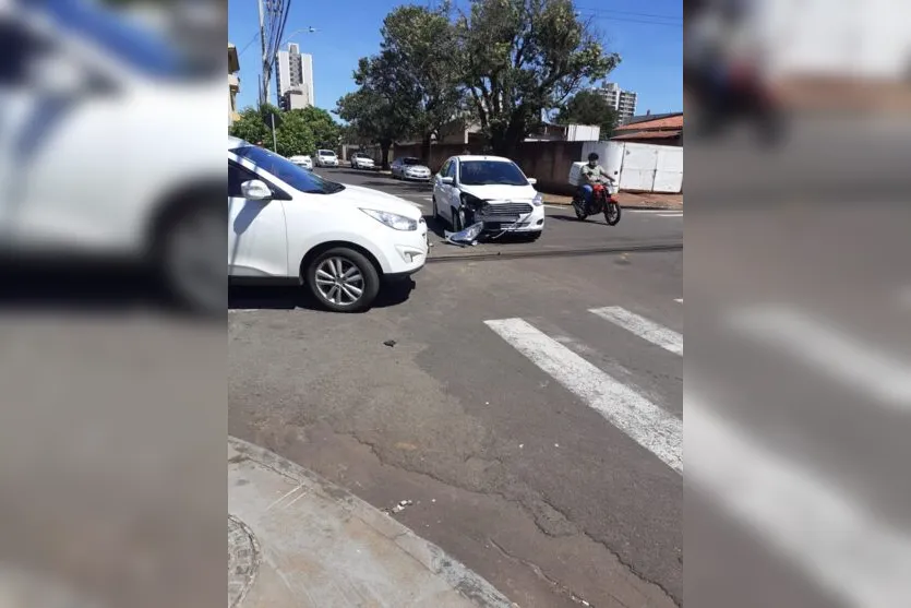  O acidente aconteceu  no cruzamento das ruas Drongo e Rolinhas, na área central de Arapongas. 