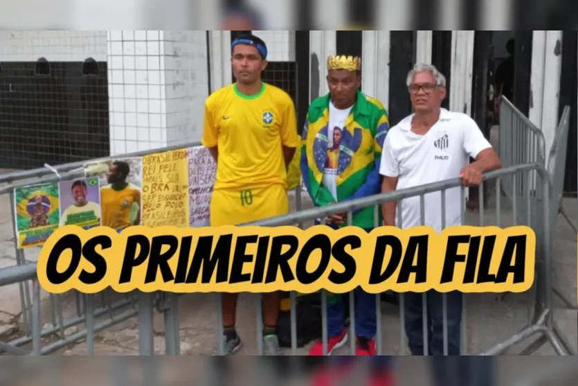  Os primeiros torcedores na fila para se despedirem do Rei Pelé. 