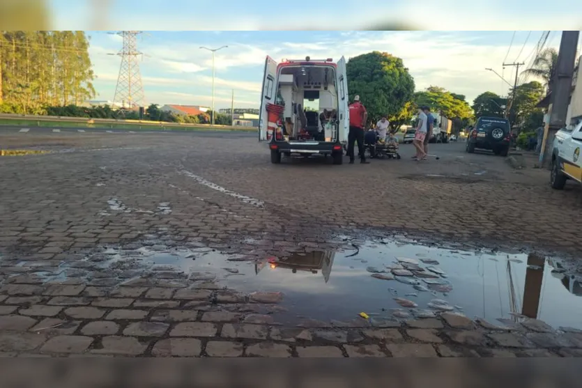  Poça e pedras desequilibraram o motociclista 