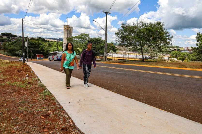 Prefeitura conclui calçamento no entorno do Parque Japira