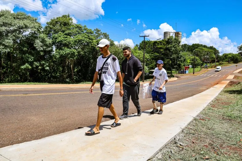 Prefeitura conclui calçamento no entorno do Parque Japira