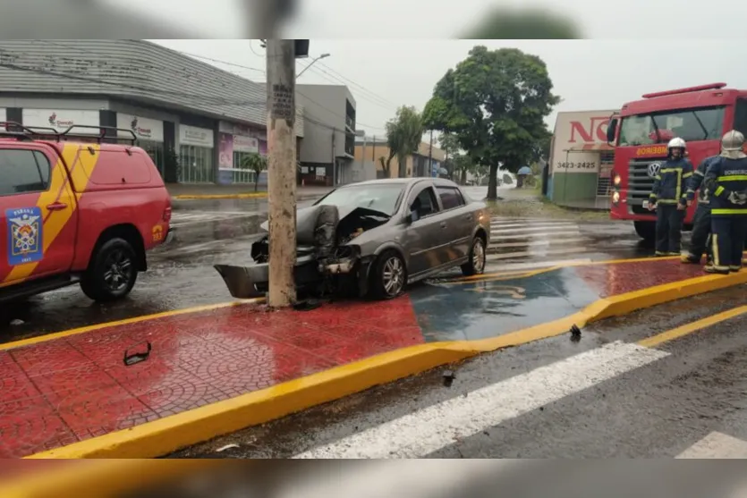  Vítima dirigia um GM Astra Sedan que bateu contra um poste 