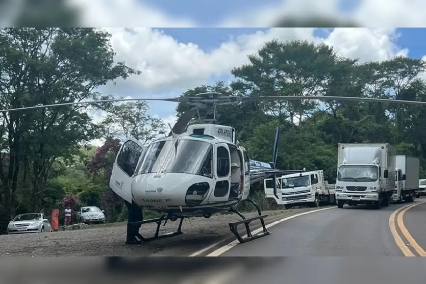 Caminhoneiro fica em estado grave após tombamento no Paraná