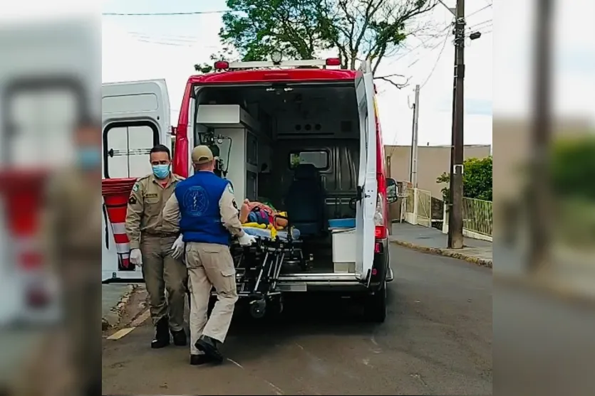 Casal fica ferido após colisão entre moto e carro no Núcleo João Paulo