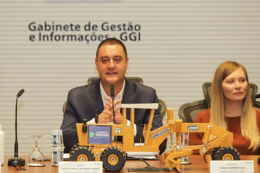  Curitiba, 07 de fevereiro de 2023 - O governador Carlos Massa Ratinho Junior anunciou na manhã desta terça-feira o programa À Frente Paraná, onde serão investidos R$ 3,4 bilhões em obras. 