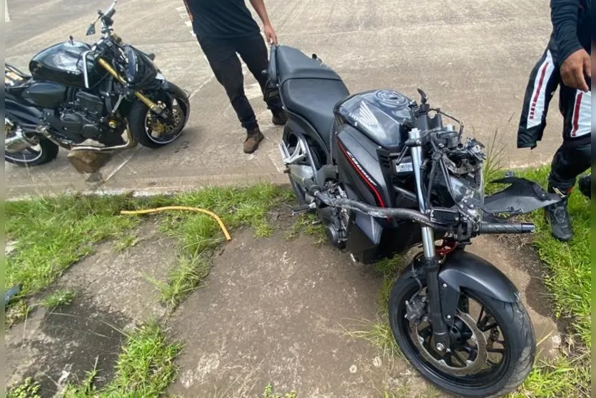 Duas motocicletas se envolveram num grave acidente na Br-376 