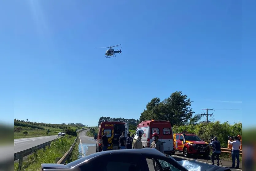 É grave estado de motorista preso nas ferragens após batida frontal