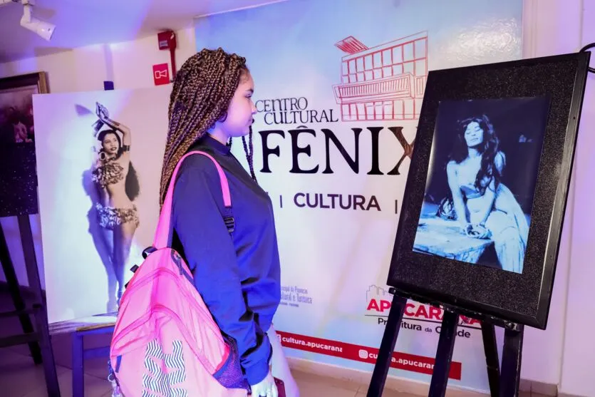 Exposição reúne quadros de mulheres afrodescendentes no Cine Fênix