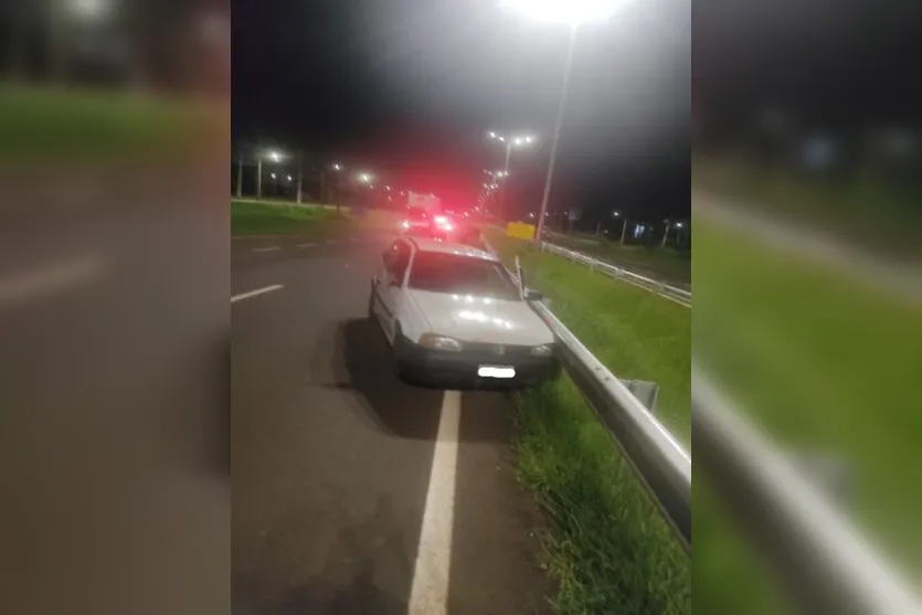 Homem é preso após bater o carro durante fuga, em Apucarana