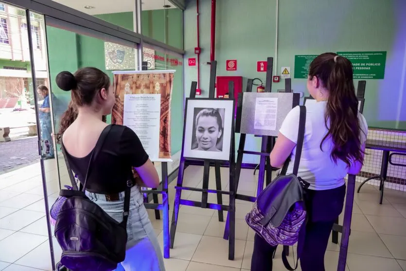  “Nove musas brasileiras: mulheres negras que inspiram gerações” é o tema da exposição de fotografias 