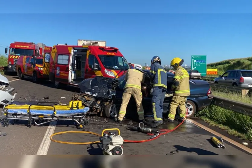  O Corpo de Bombeiros foi acionado para fazer o desencarceramento da vítima 