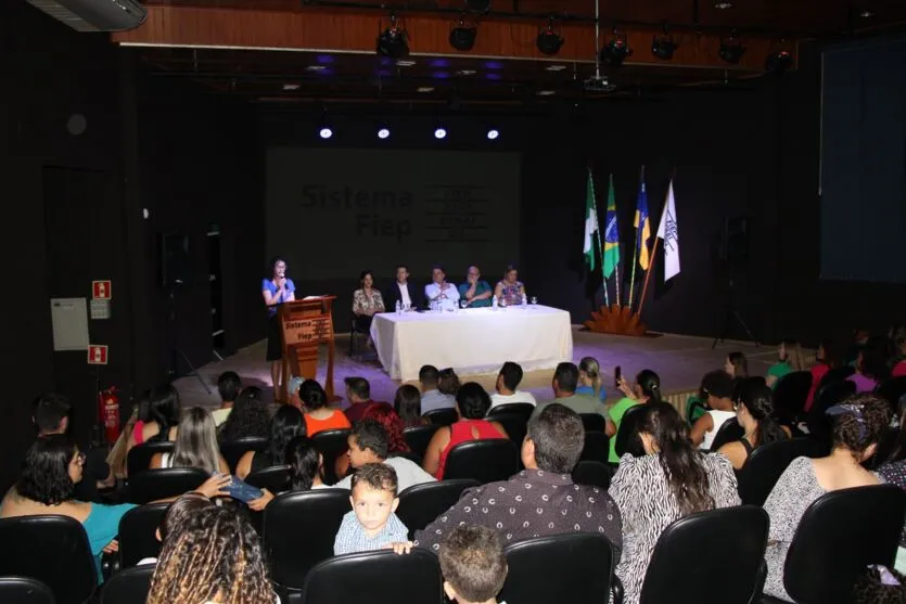  O ato aconteceu no auditório do Senai, na Rua Guaratinga 