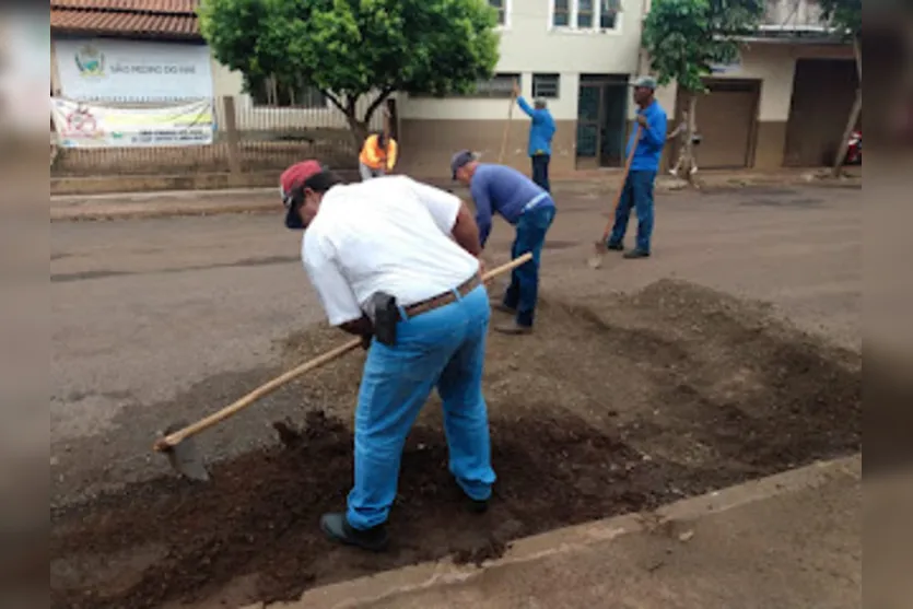 Prefeitura realiza operação 'tapa buracos' e anuncia obras de recape