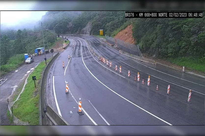  Rodovia ficará interditada pelo menos até às 6 horas desta sexta-feira (3) 