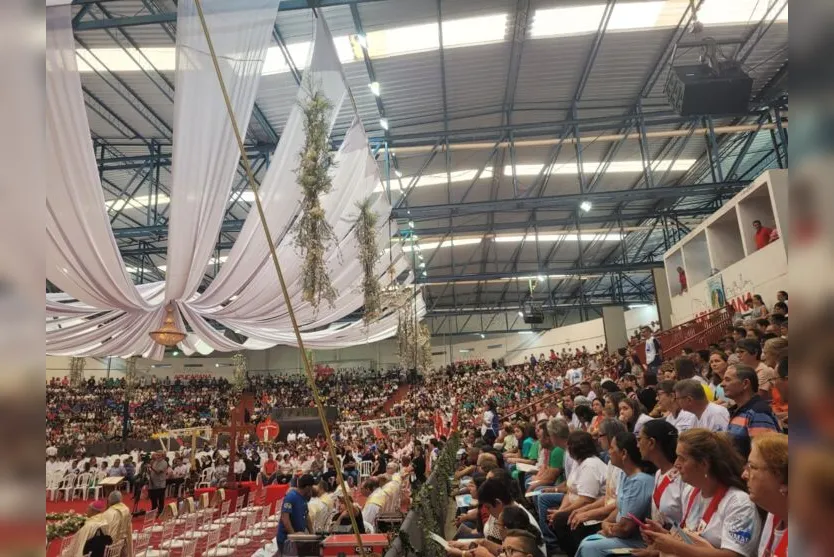 Romaria reúne milhares de devotos em Apucarana; assista
