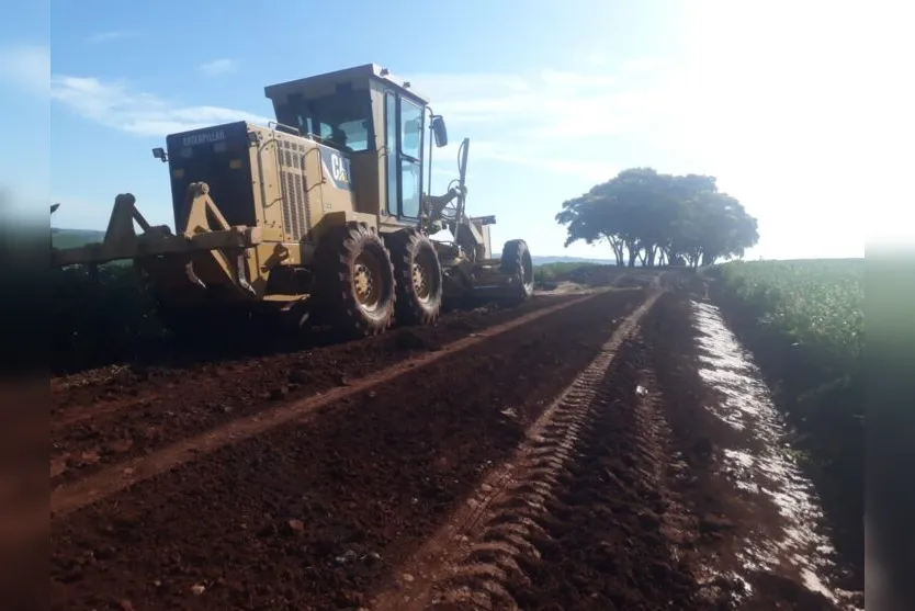 São João do Ivaí revitaliza trecho da estrada da Vista Alegre