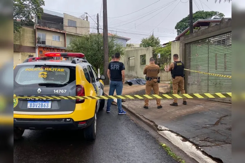  Segundo informações de testemunhas, a vítima foi morta com perfuração por faca no tórax 