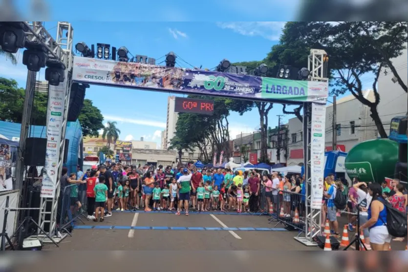  e acordo com a Prefeitura de Apucarana, foram 692 jovens inscritos para a corrida 