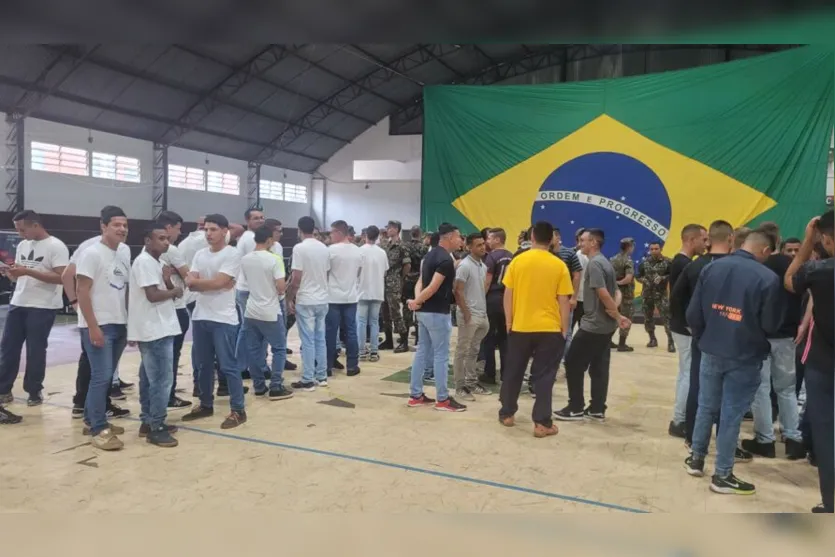  A segunda edição do feirão aconteceu das 8h às 12h no ginásio de esportes do 30°BIMec 